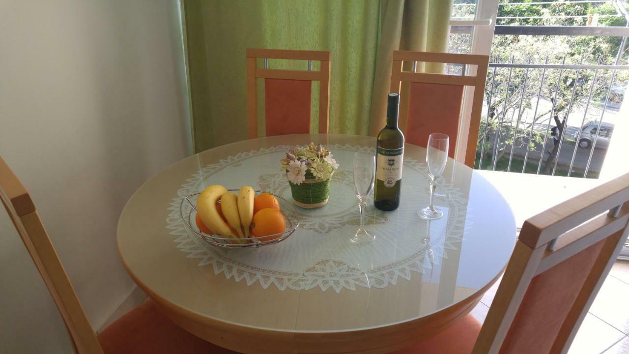 Two Bedroom Apartment Near Beach And Center Split Exterior foto