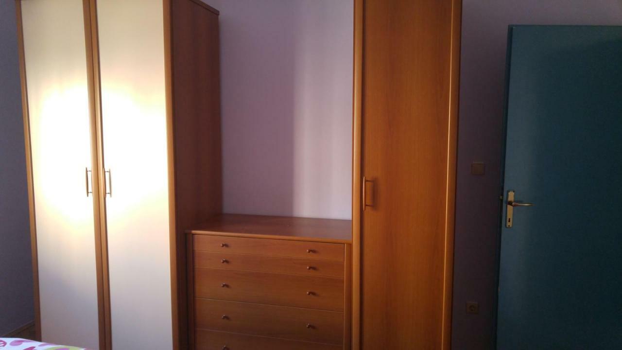 Two Bedroom Apartment Near Beach And Center Split Exterior foto