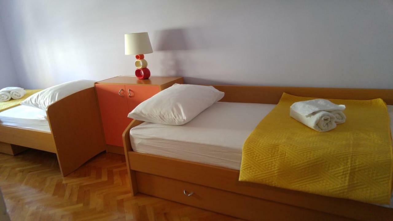 Two Bedroom Apartment Near Beach And Center Split Exterior foto