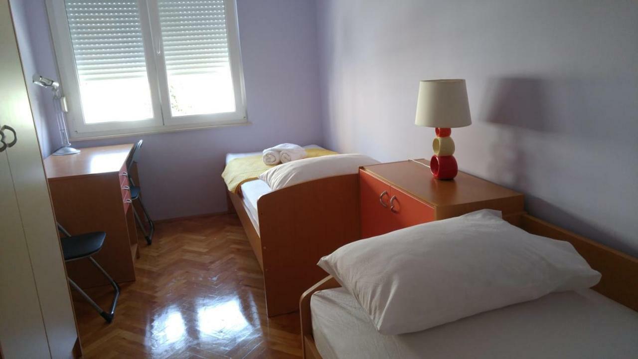 Two Bedroom Apartment Near Beach And Center Split Exterior foto