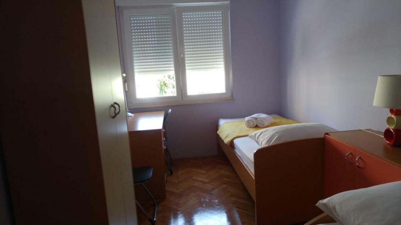 Two Bedroom Apartment Near Beach And Center Split Exterior foto